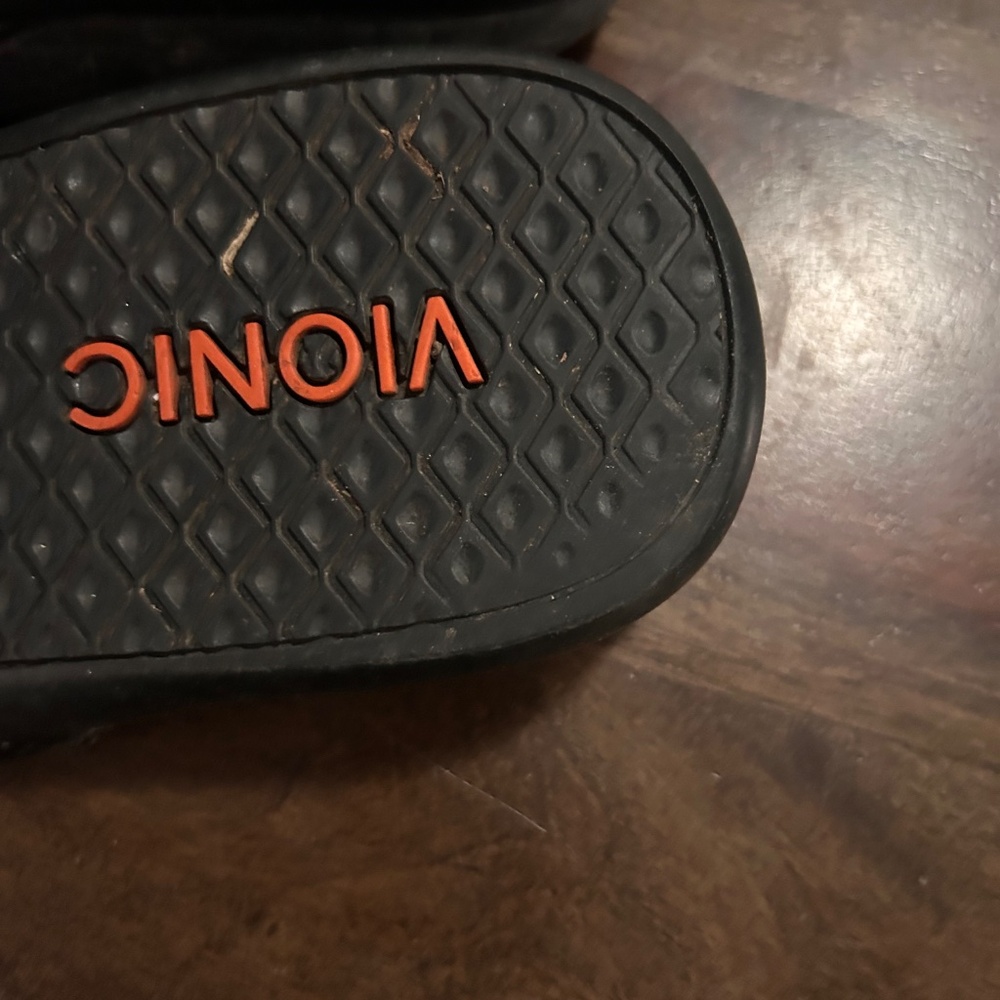 Vionic flip flops - Picture 3 of 3